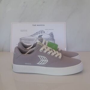 Cariuma | NAIOCA Light Grey Canvas Off-white Logo Sneakers 9M/ 10.5 W